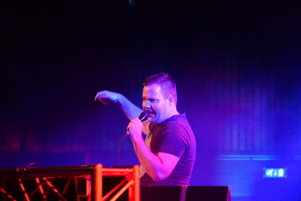 ../Images/Knalrooie Stuiterbal Disco 168.jpg